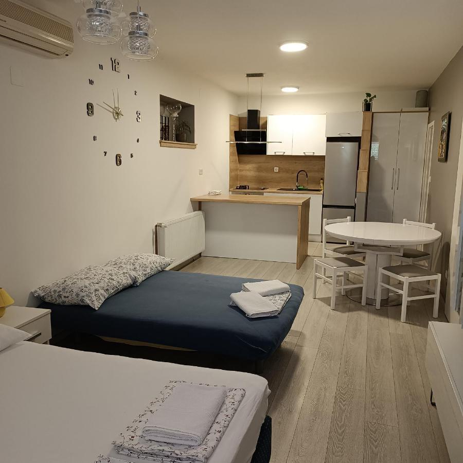 Ferienwohnung Katrin 101 Tučepi Exterior foto